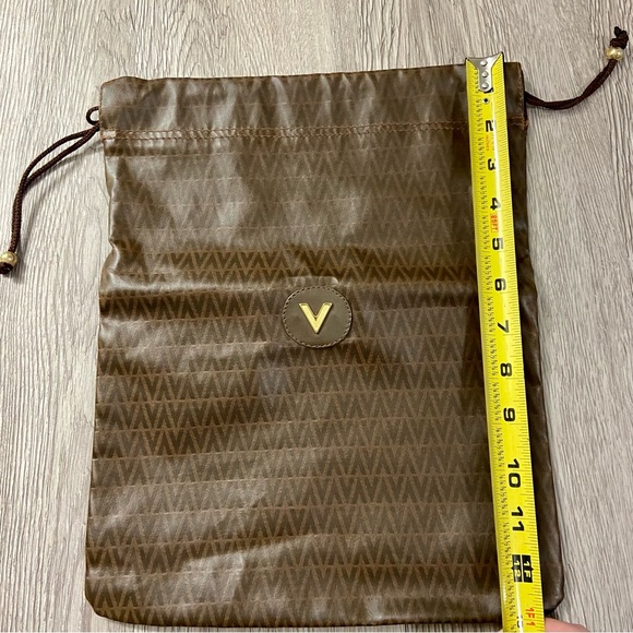 Valentino - Picture 7 of 7